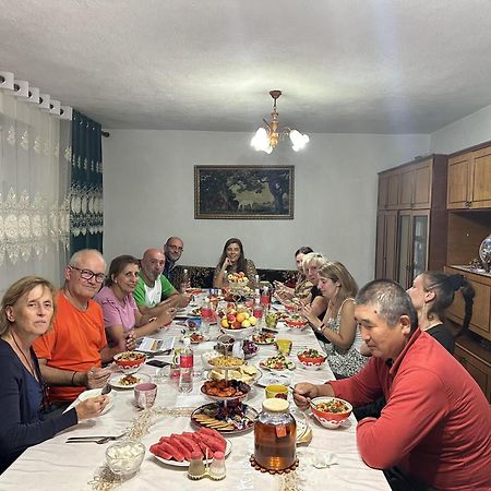 Guest House Baytur Kochkor Екстер'єр фото