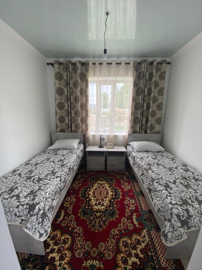 Guest House Baytur Kochkor Екстер'єр фото