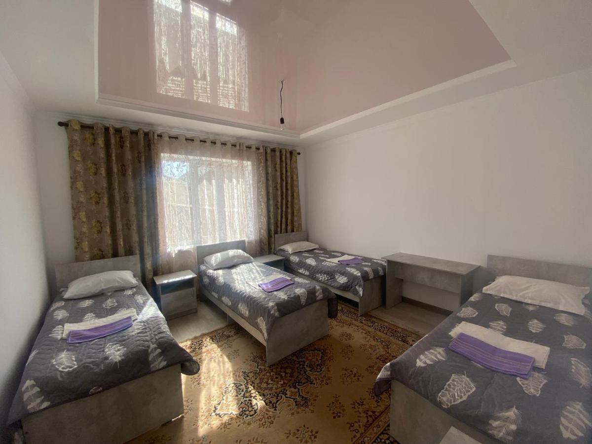 Guest House Baytur Kochkor Екстер'єр фото