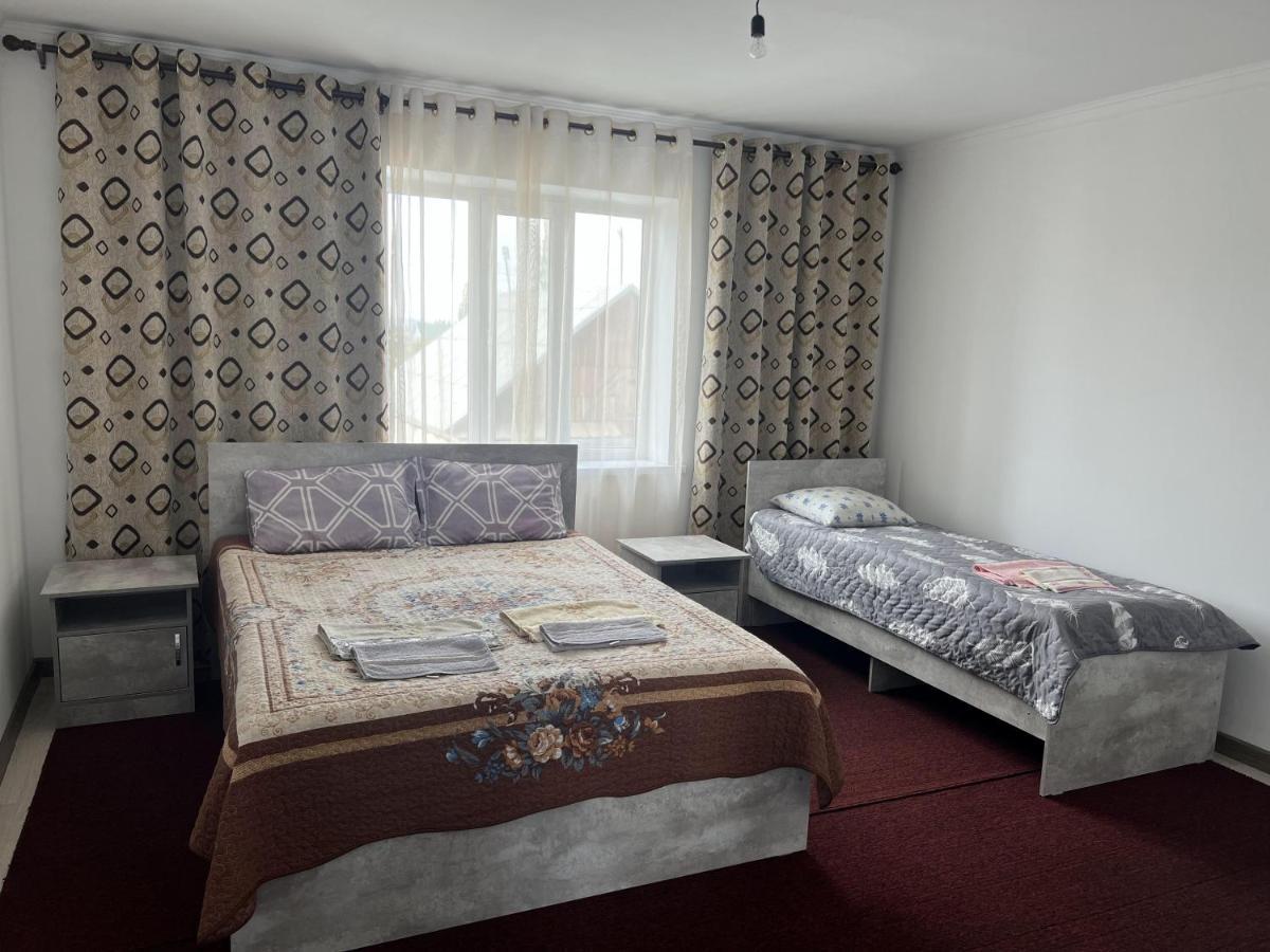 Guest House Baytur Kochkor Екстер'єр фото