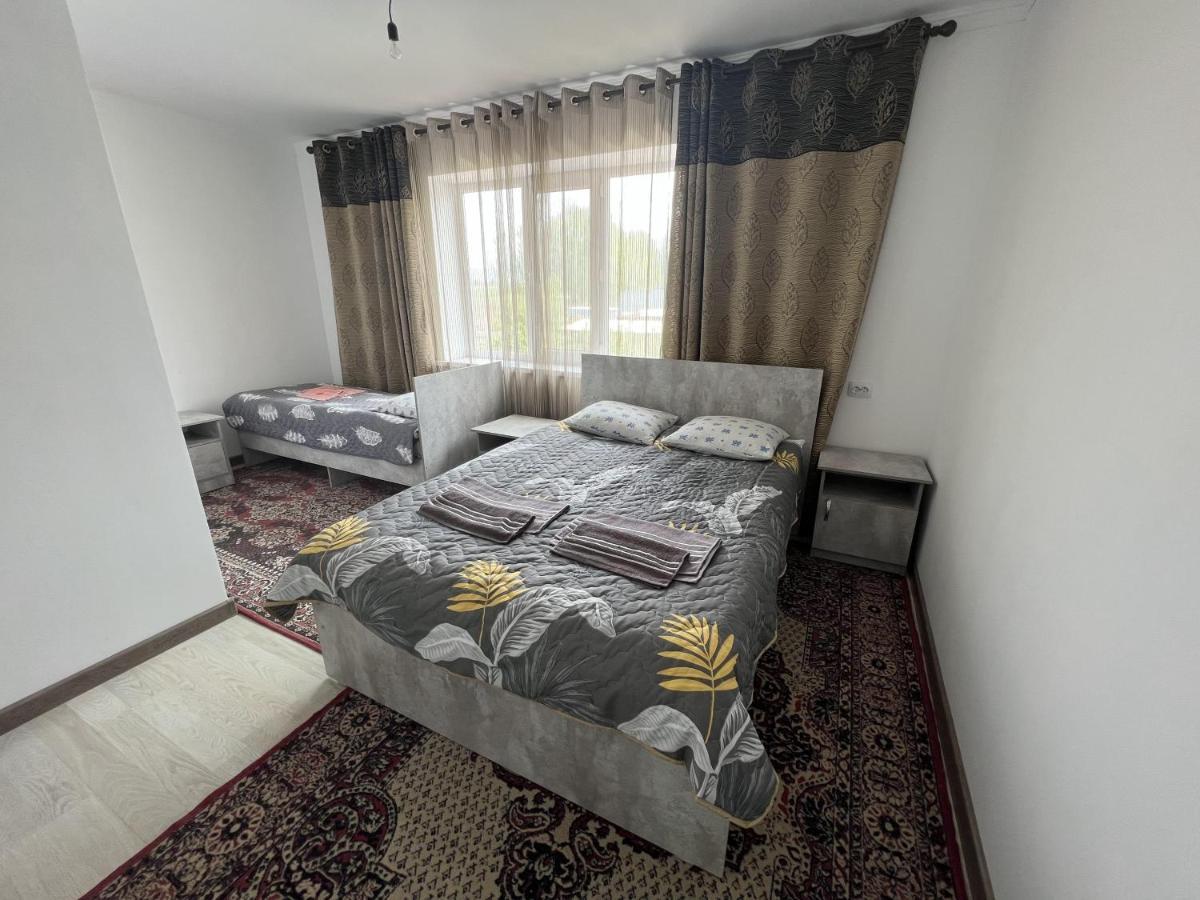 Guest House Baytur Kochkor Екстер'єр фото