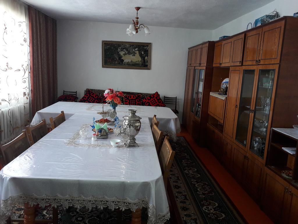 Guest House Baytur Kochkor Екстер'єр фото