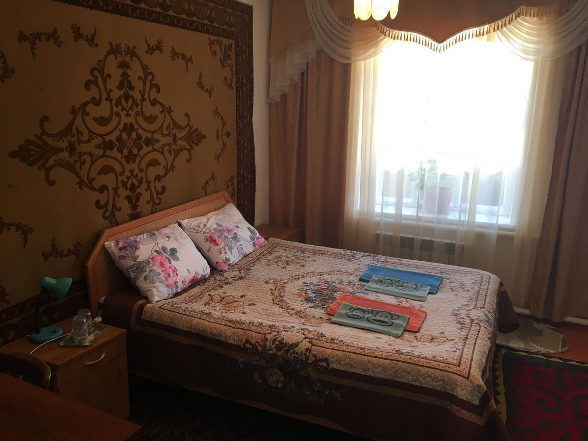 Guest House Baytur Kochkor Екстер'єр фото