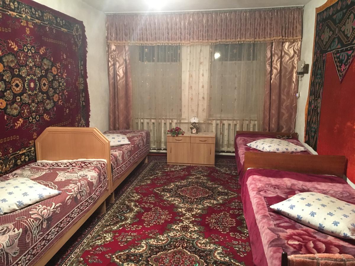 Guest House Baytur Kochkor Екстер'єр фото